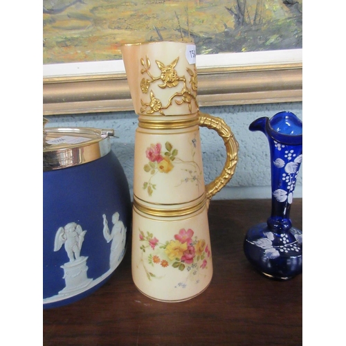 296 - Collectables to include Royal Worcester and Wedgewood