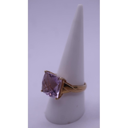 34 - 9ct gold amethyst set ring - Size O