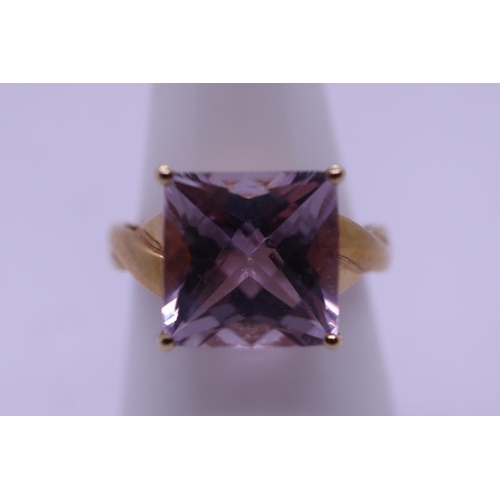 34 - 9ct gold amethyst set ring - Size O