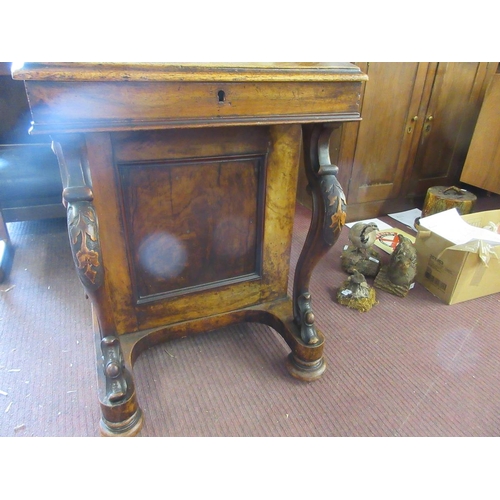 347 - Early Victorian walnut Davenport