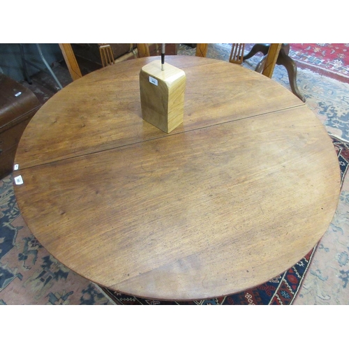 380 - Victorian walnut circular table - Approx size D: 122cm H: 68cm