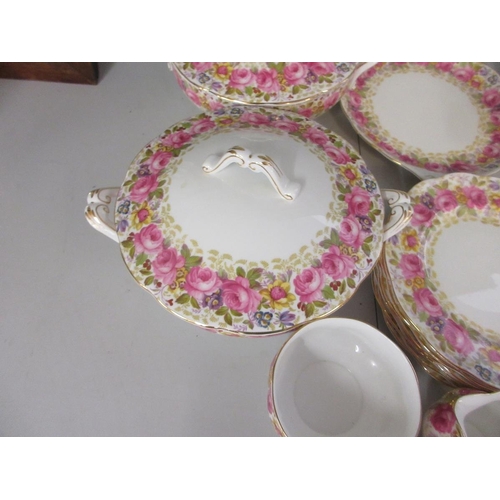 390 - Royal Albert dinner servise - Serena pattern