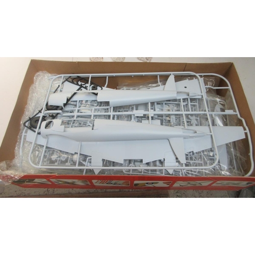 395 - Airfix model kit of a De Havilland Mosqueto 1:24 scale unmade in original box