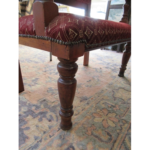 411 - Small upholstered hall bench - Approx size W: 84cm