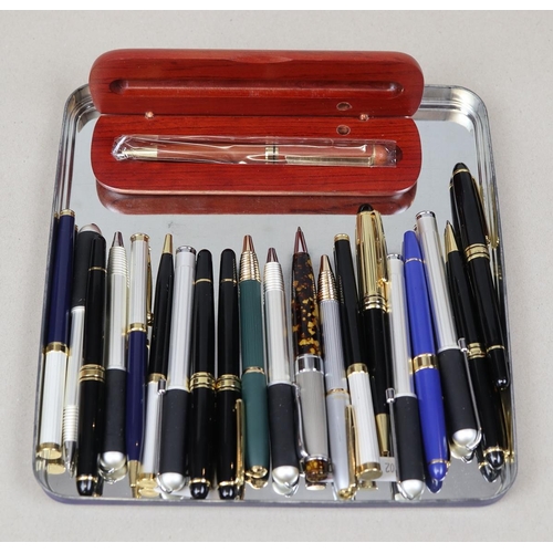 107 - Collection of pens