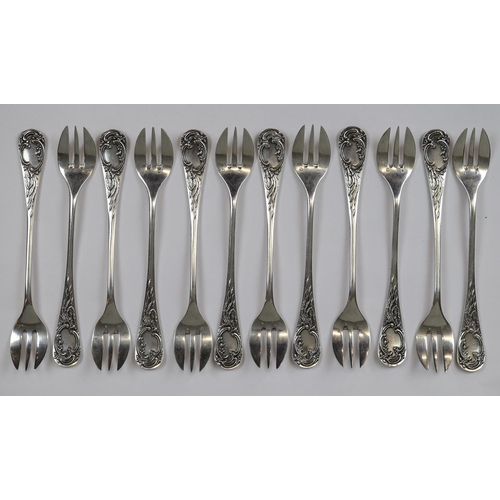 30 - Set of 12 silver forks - Approx weight 171g