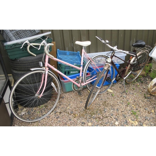 453 - Vintage Raleigh 'Prima' and 'Misty' ladies bicycles