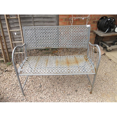 462 - Metal garden bench