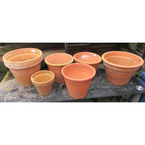 464 - 6 terracotta plant pots