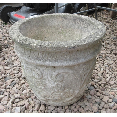 467 - Reconstituted stone round planter