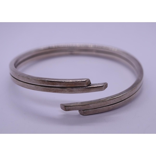 93 - Heavy silver bangle