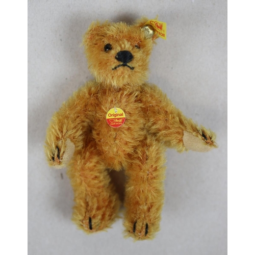 133 - Miniature Steiff teddy bear