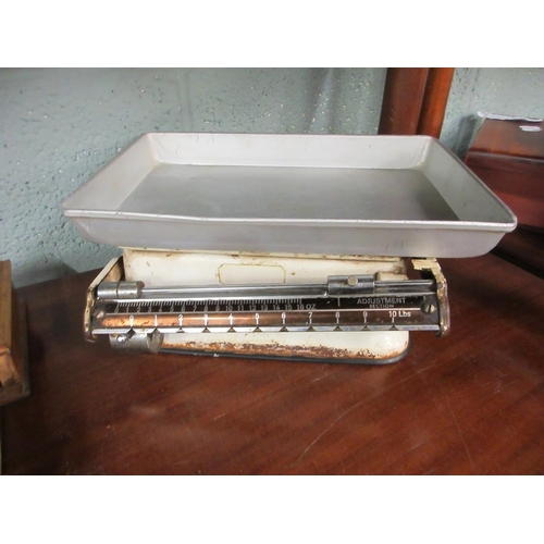 207 - Vintage brass scales in wooden box, with brass and enamel weights, plus enamel kitchen scales