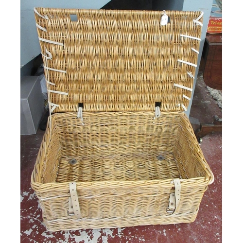 351 - Large laundry basket