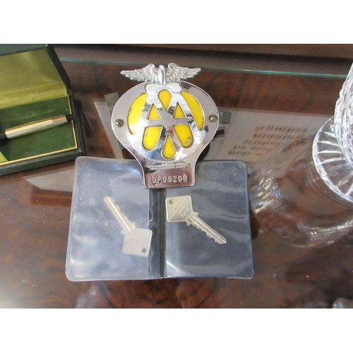 439 - Collectables to include Birmingham 1992 Olympic bid glass bon bon dish together with AA badge, keys ... 