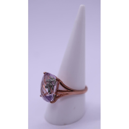 84 - 9ct gold and amethyst stone set ring - Size R