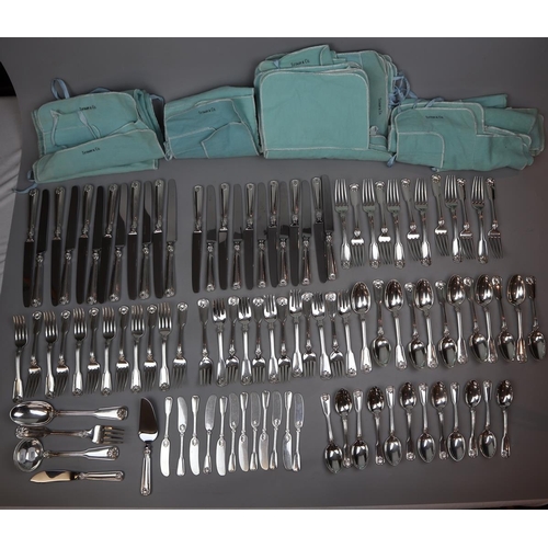 10 - Tiffany & Co. Shell and Thread Sterling silver flatware - 12 complete settings consisting of din... 