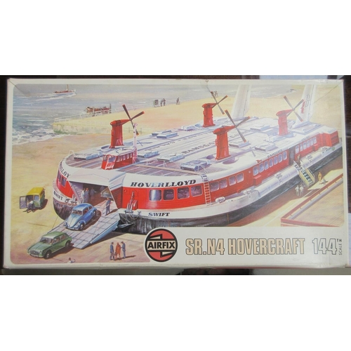 447 - Airfix hovercraft kit 1:144 scale