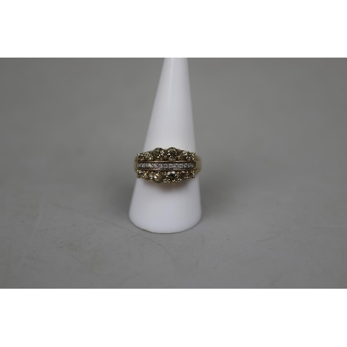 46 - 9ct gold stone set ring - Size S