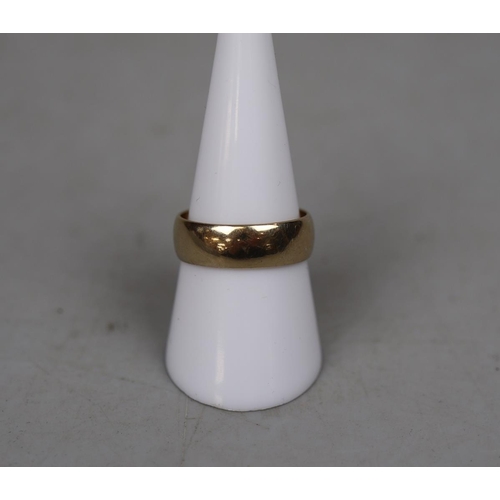 48 - 9ct gold wedding band - Size Q Approx weight 4g