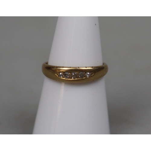 51 - 18ct gold diamond set ring - Size M Approx weight 2.5g