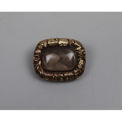 60 - 9ct gold mourning brooch - Approx gross weight 4g