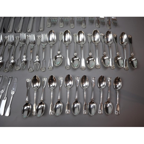 10 - Tiffany & Co. Shell and Thread Sterling silver flatware - 12 complete settings consisting of din... 