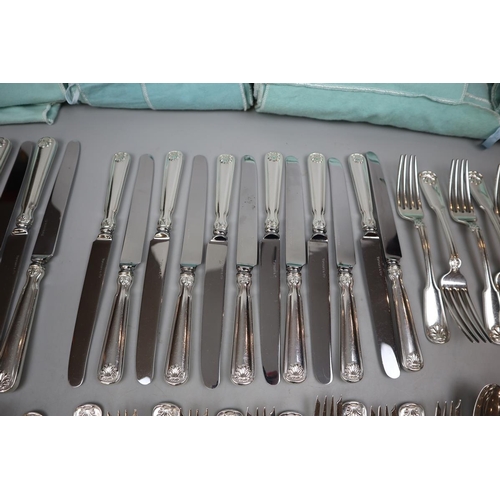 10 - Tiffany & Co. Shell and Thread Sterling silver flatware - 12 complete settings consisting of din... 