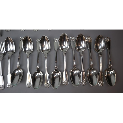 10 - Tiffany & Co. Shell and Thread Sterling silver flatware - 12 complete settings consisting of din... 