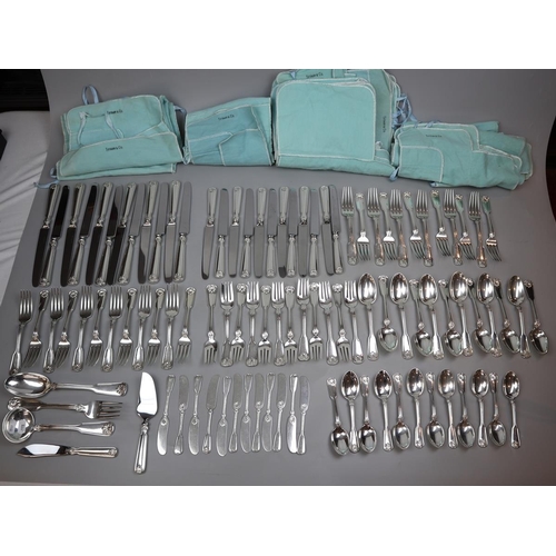 10 - Tiffany & Co. Shell and Thread Sterling silver flatware - 12 complete settings consisting of din... 