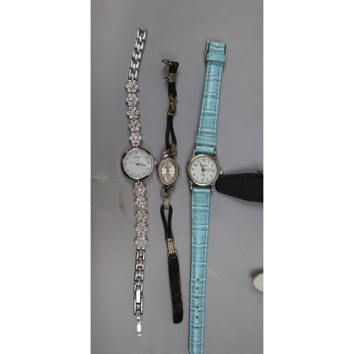 113 - Collection of watches