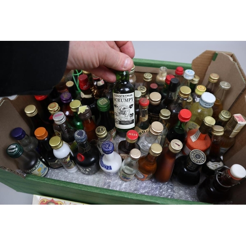 135 - Collection of alcohol miniatures