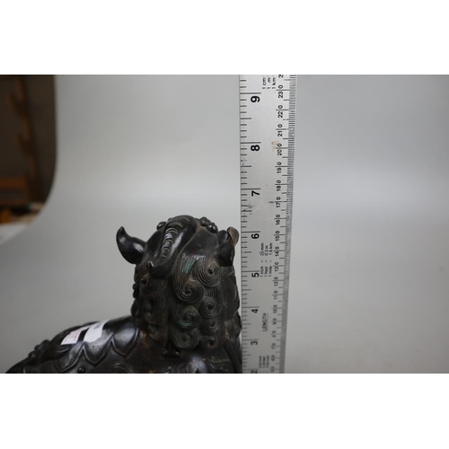 196 - Well cast antique bronze Chinese Foo dog censor with hinged lid - H:16cm x L:19cm