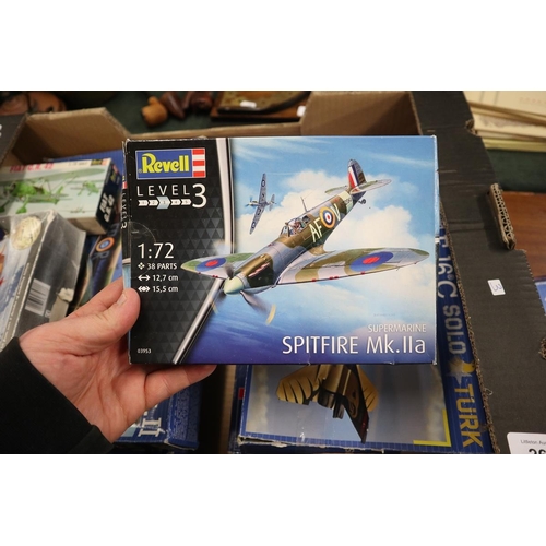 269 - 8 model kits by Revell