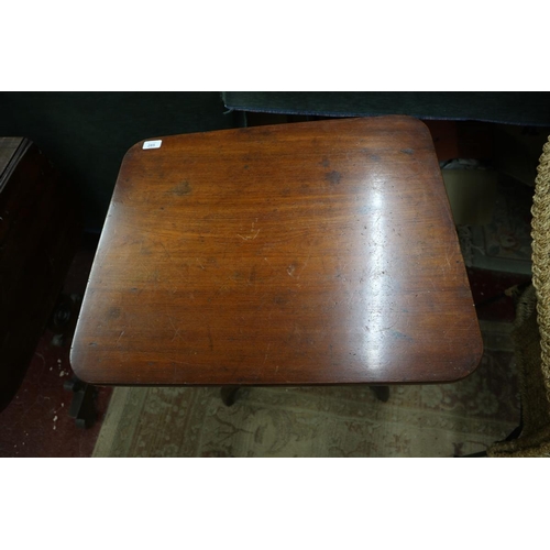 285 - Georgian mahogany tilt top table