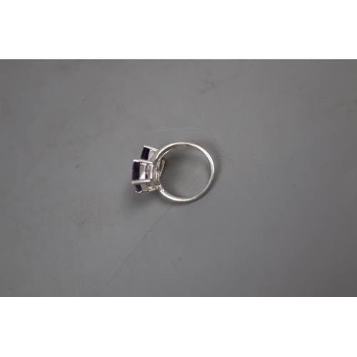 31 - Silver and amethyst ring - Size M