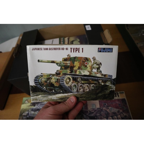 314 - 7 model kits, various makers