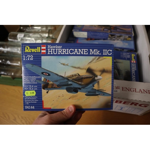 316 - 8 Model kits by Revell