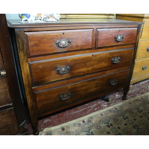 331 - 2 over 2 mahogany chest of drawers - W: 106cm D: 48cm H: 81cm