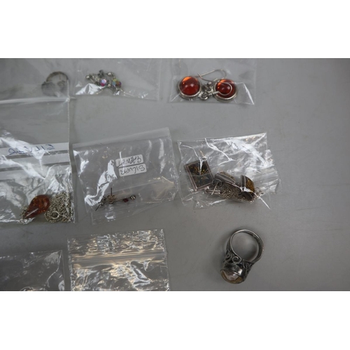 88 - Collection of silver jewellery