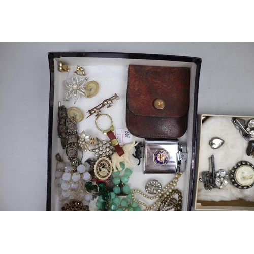 89 - Collection of jewellery and collectables