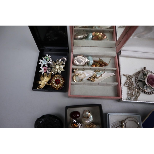 95 - Collection of costume jewellery to include silver