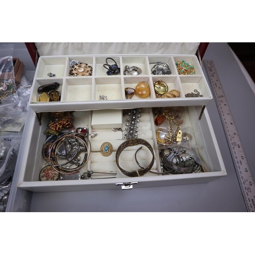 99 - Collection of costume jewellery to include silver