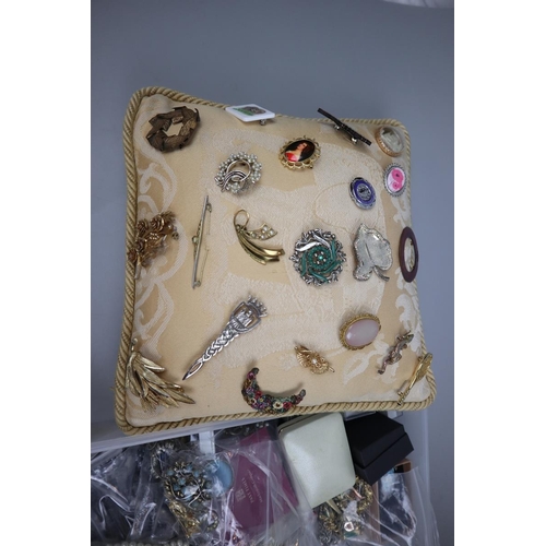 99 - Collection of costume jewellery to include silver