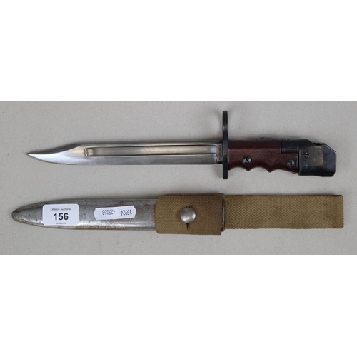 156 - WW2 bayonet in sheath