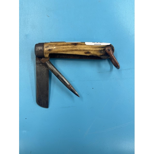 292 - Pocket knife with hoof pick