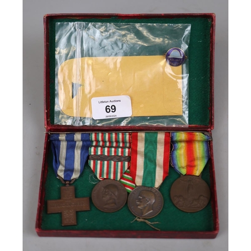 69 - Collection of WW1 Italian medals