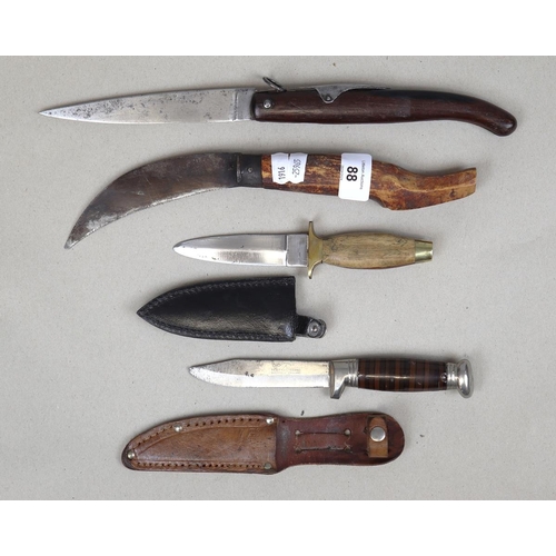 88 - 4 sheath knives and a throwing knife