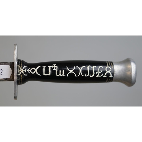 179 - 2 fighting knives