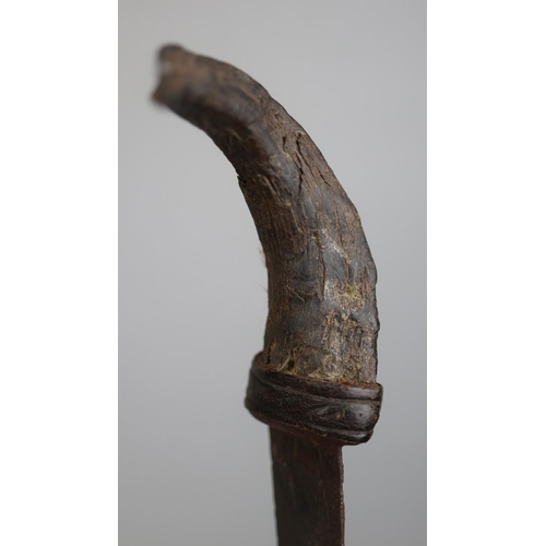 180 - Collection of ethnic tribal knives from Polynesia, New Guinea and Central African Mandinka tribes